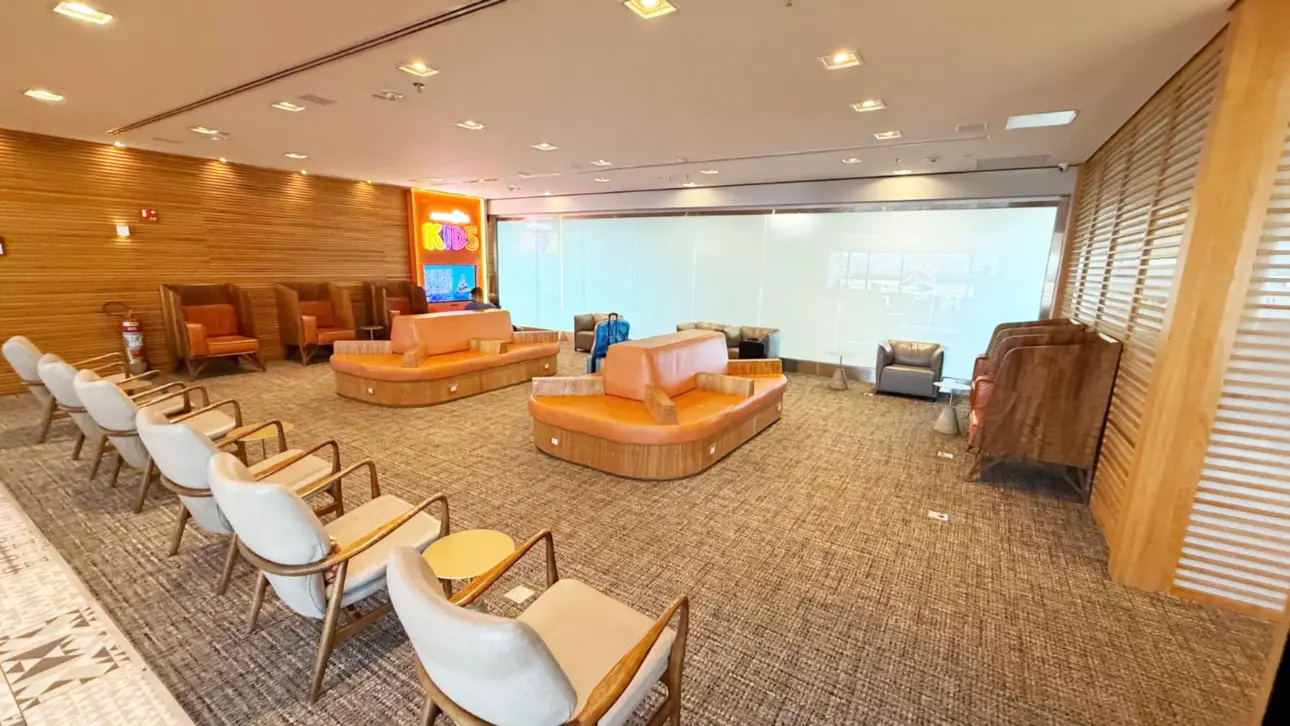 Espaço do Lounge GOL Smiles.