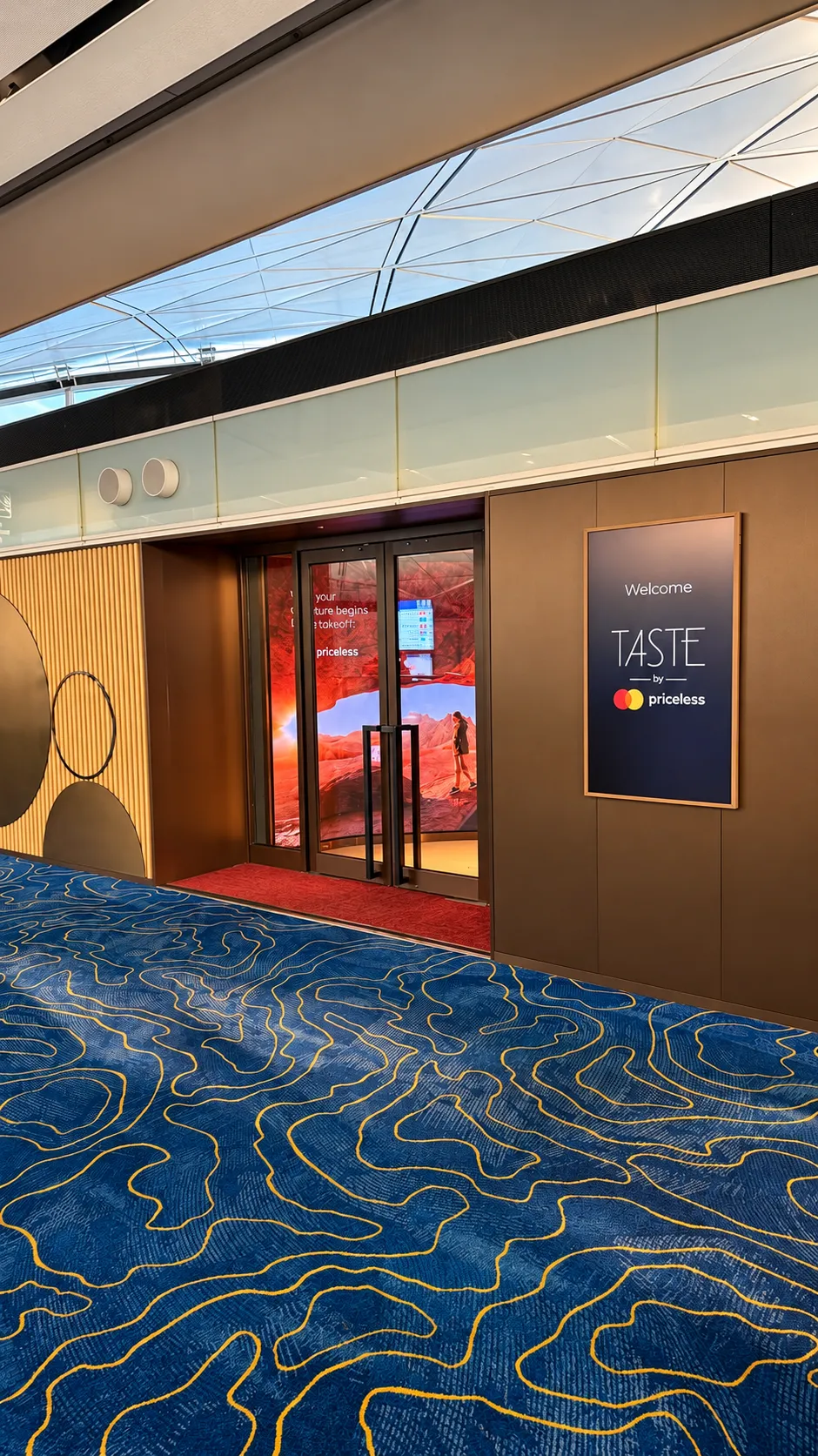 Taste of Priceless no Aeroporto de Hong Kong