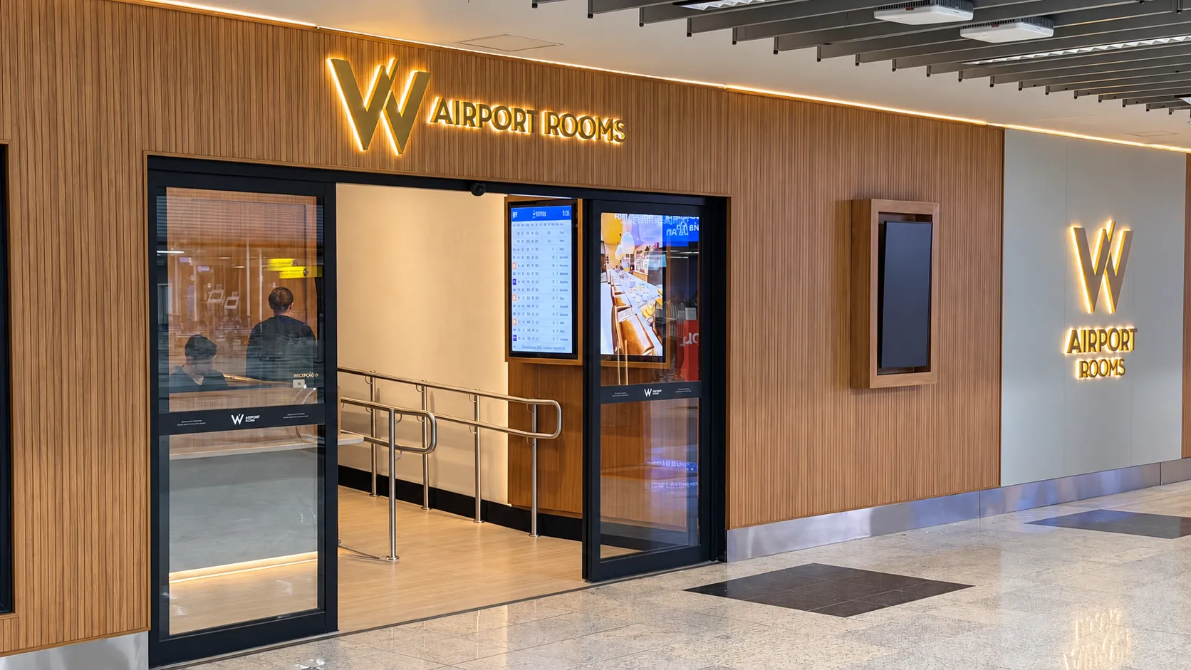 Entrada do W Airport Rooms no Aeroporto de Curitiba